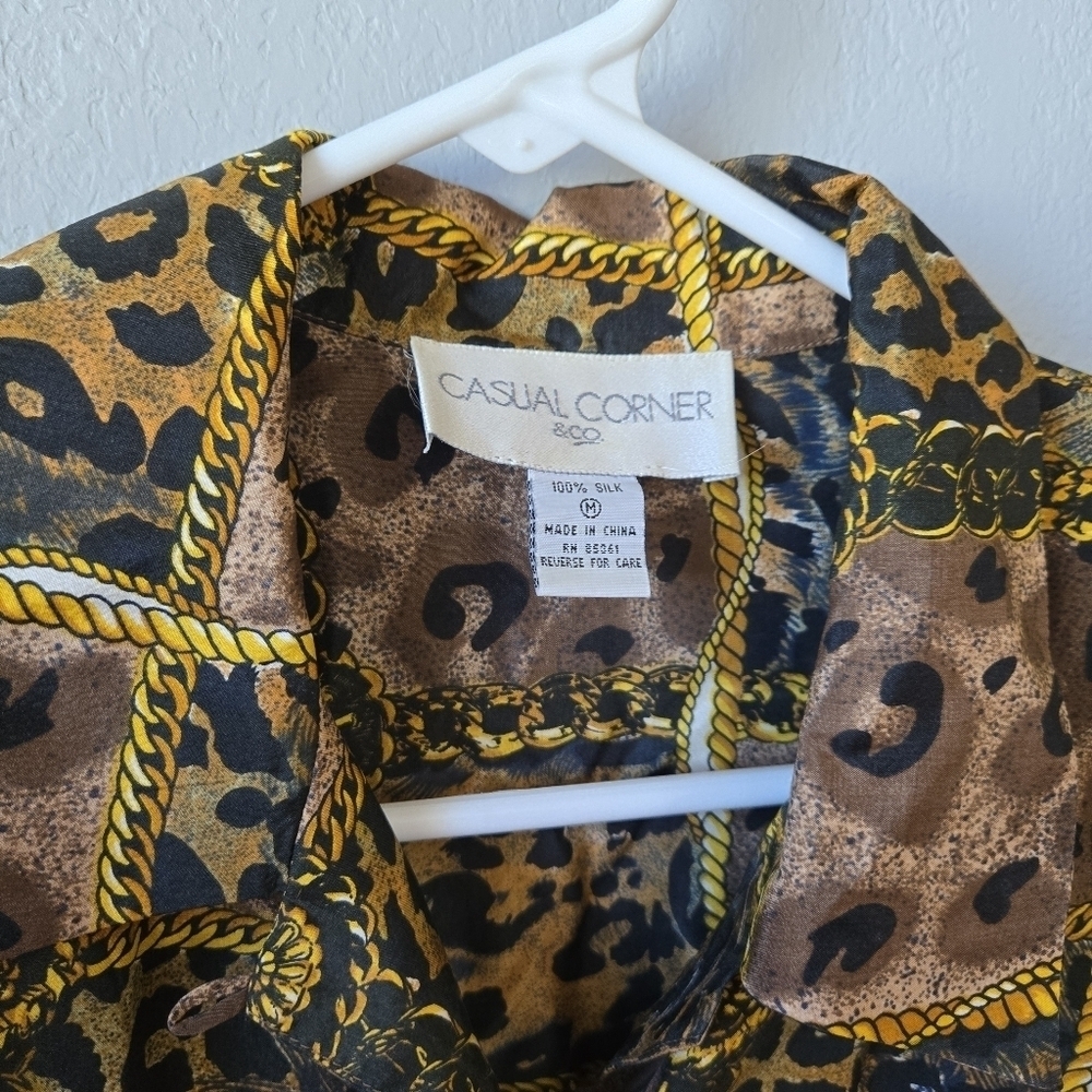 Casual Corner Medium Silk Chain Leopard Print Button Blouse Vintage - Picture 2 of 4